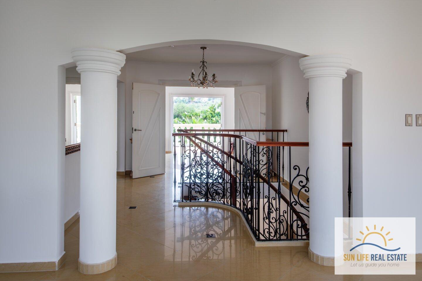 Exclusive and Spacious Residence at Villapark Zuurzak For Sale