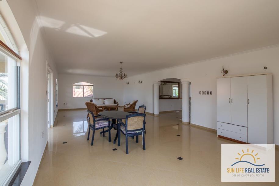 Exclusive and Spacious Residence at Villapark Zuurzak For Sale-16