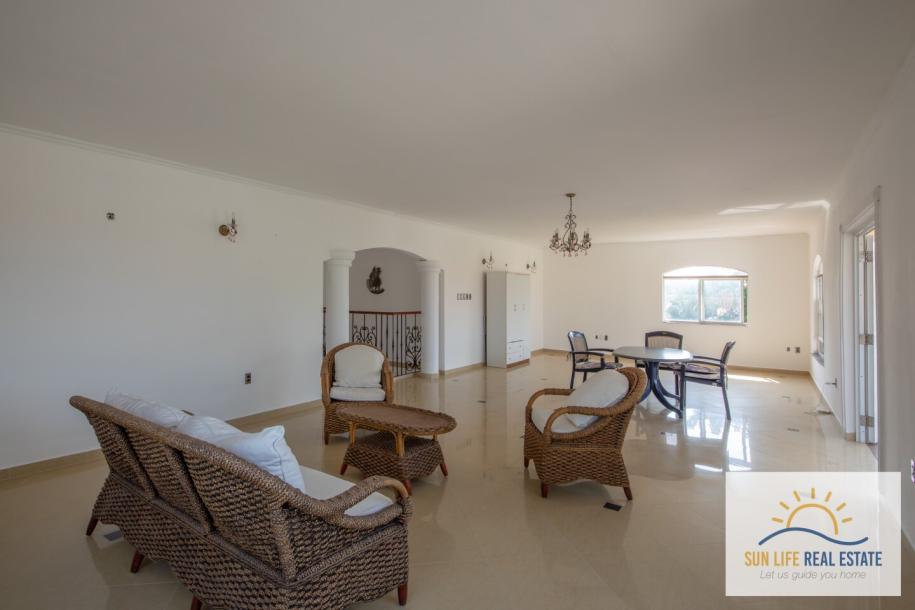 Exclusive and Spacious Residence at Villapark Zuurzak For Sale-14