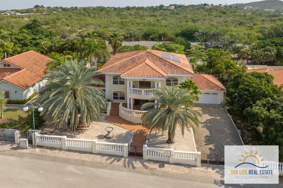 Exclusive and Spacious Residence at Villapark Zuurzak For Sale-4