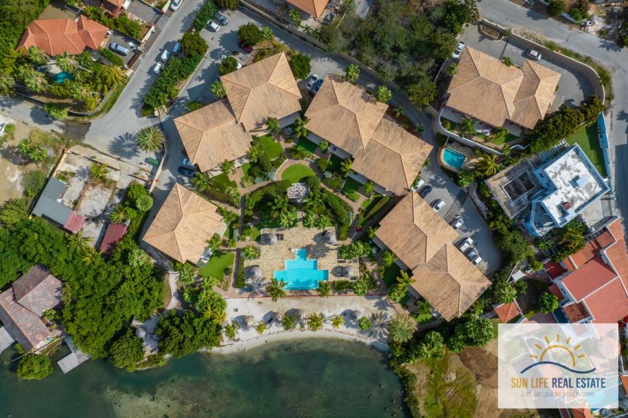 Exclusive Waterfront Apartment with Private Beach Access for Sale in Spanish Water Resort-2