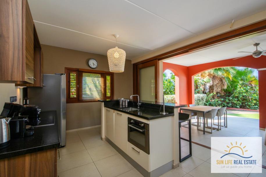 Exclusive Waterfront Apartment with Private Beach Access for Sale in Spanish Water Resort-12