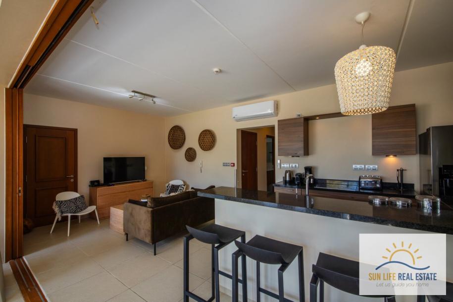 Exclusive Waterfront Apartment with Private Beach Access for Sale in Spanish Water Resort-11