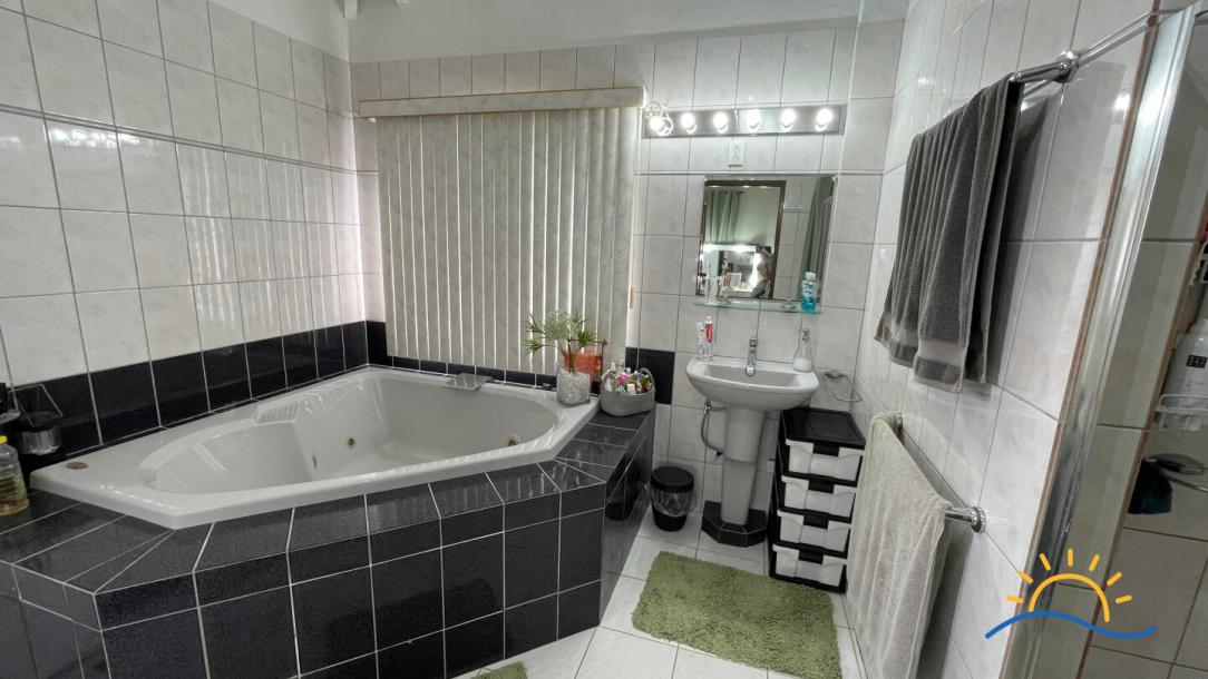 Villa With Beautiful Sea and Island Views-6