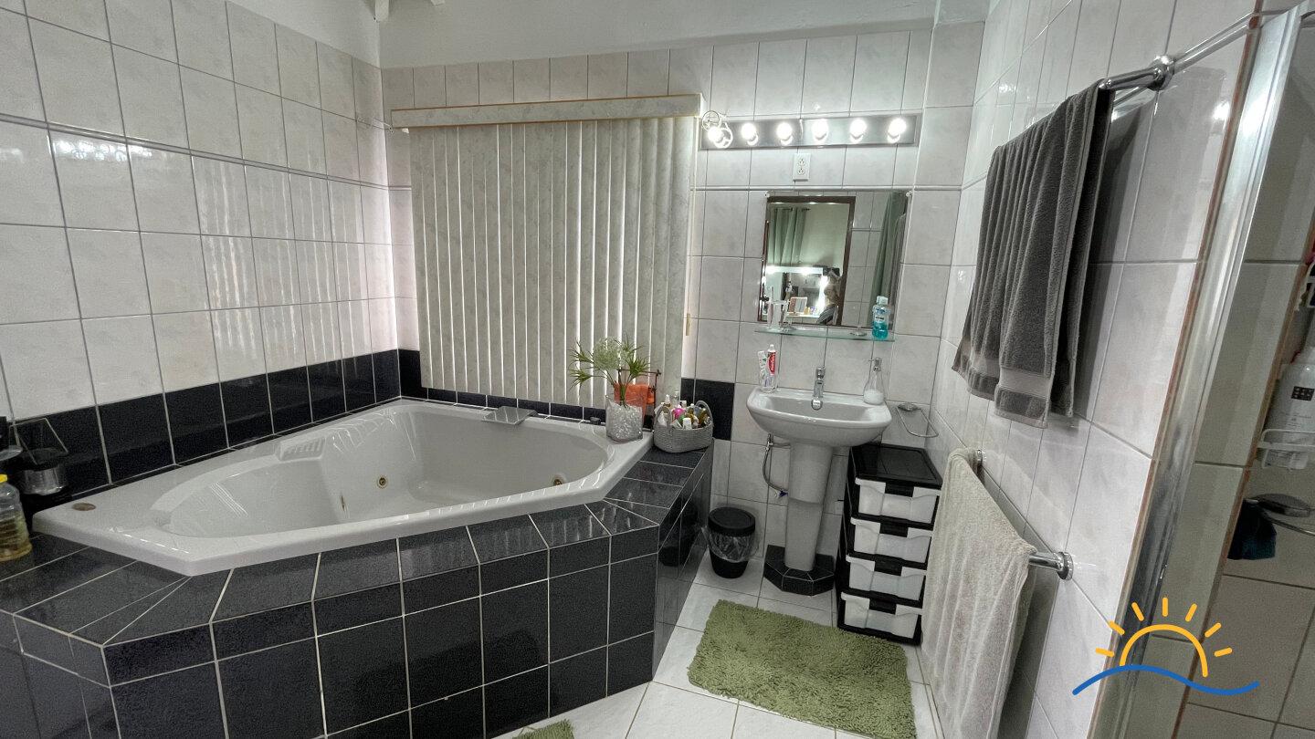 Villa With Beautiful Sea and Island Views