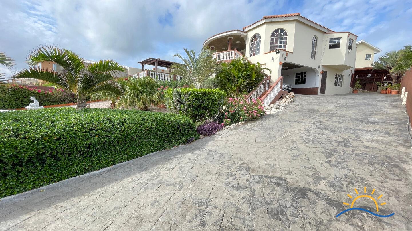 Villa With Beautiful Sea and Island Views