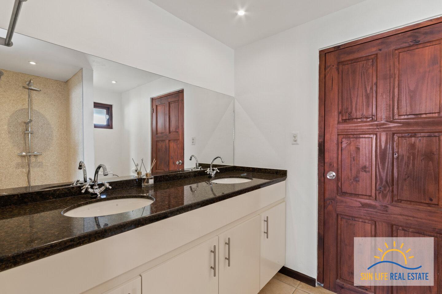 Vacation Villa for Sale in Vista Royal