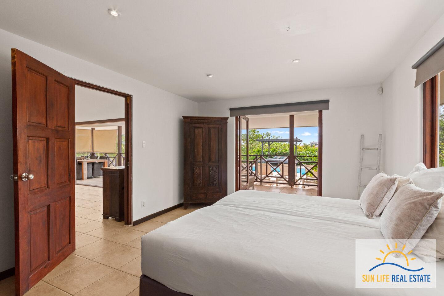 Vacation Villa for Sale in Vista Royal