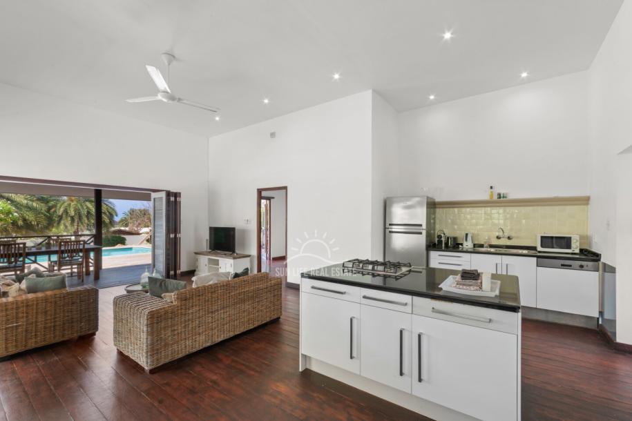 Stunning Villa with Modern Comfort and Natural Charm in Vista Royal-40