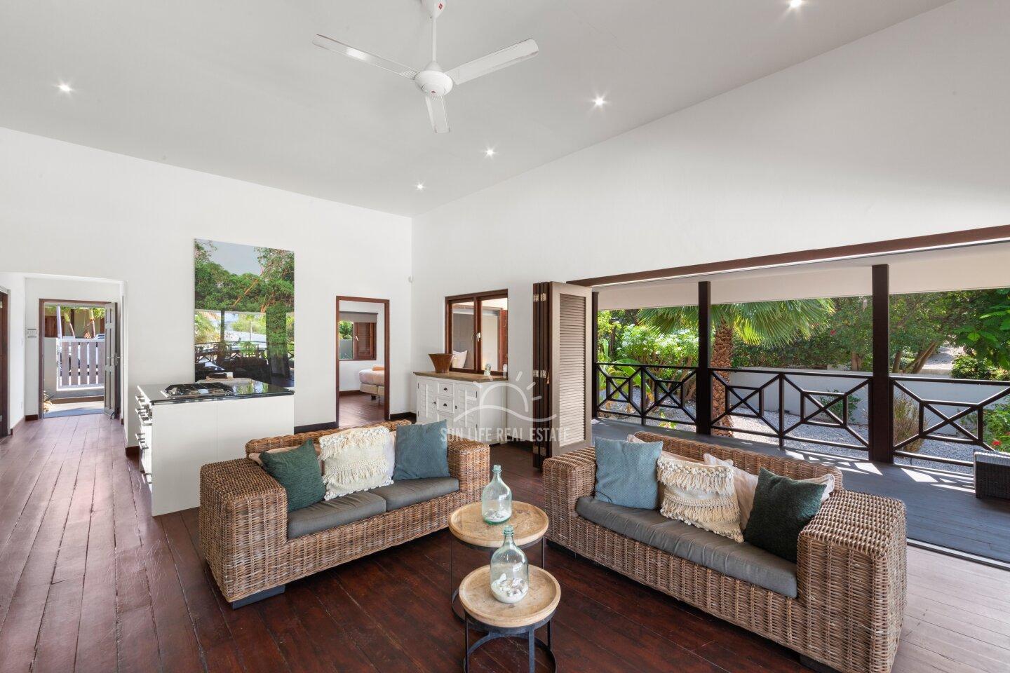 Stunning Villa with Modern Comfort and Natural Charm in Vista Royal