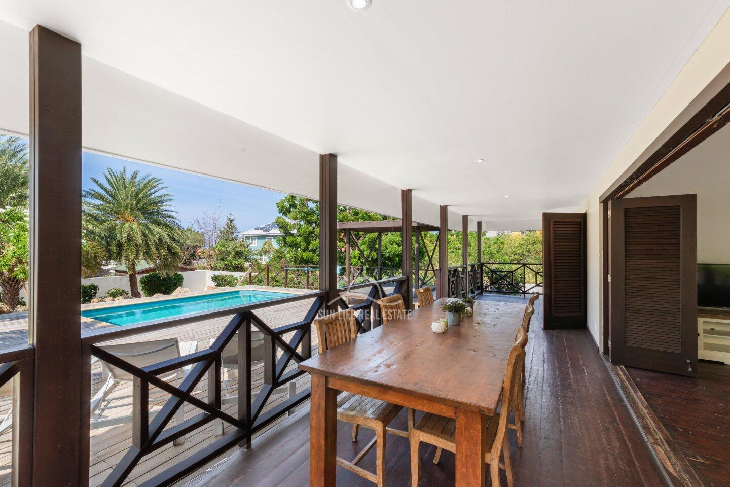 Stunning Villa with Modern Comfort and Natural Charm in Vista Royal