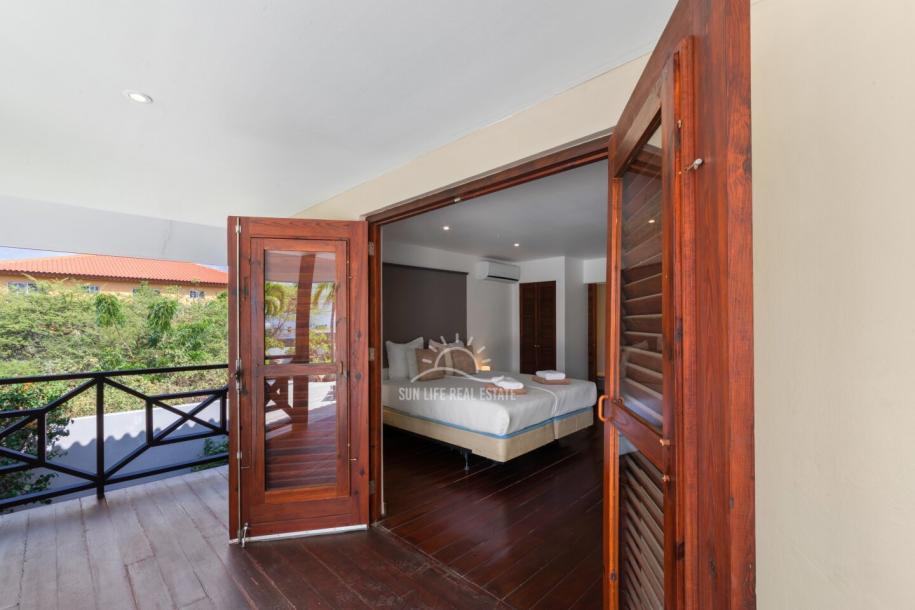 Stunning Villa with Modern Comfort and Natural Charm in Vista Royal-30