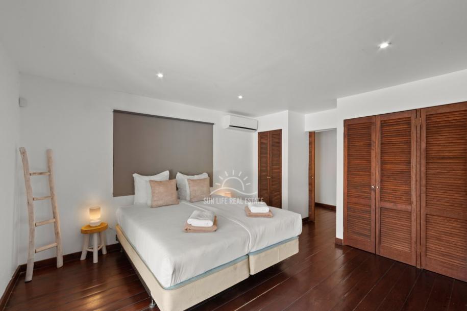 Stunning Villa with Modern Comfort and Natural Charm in Vista Royal-28