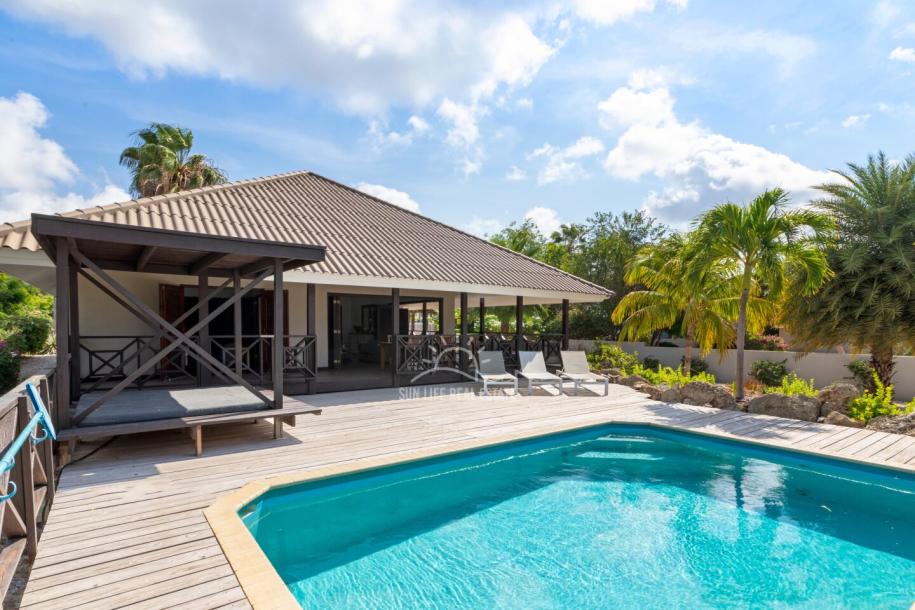 Stunning Villa with Modern Comfort and Natural Charm in Vista Royal-21