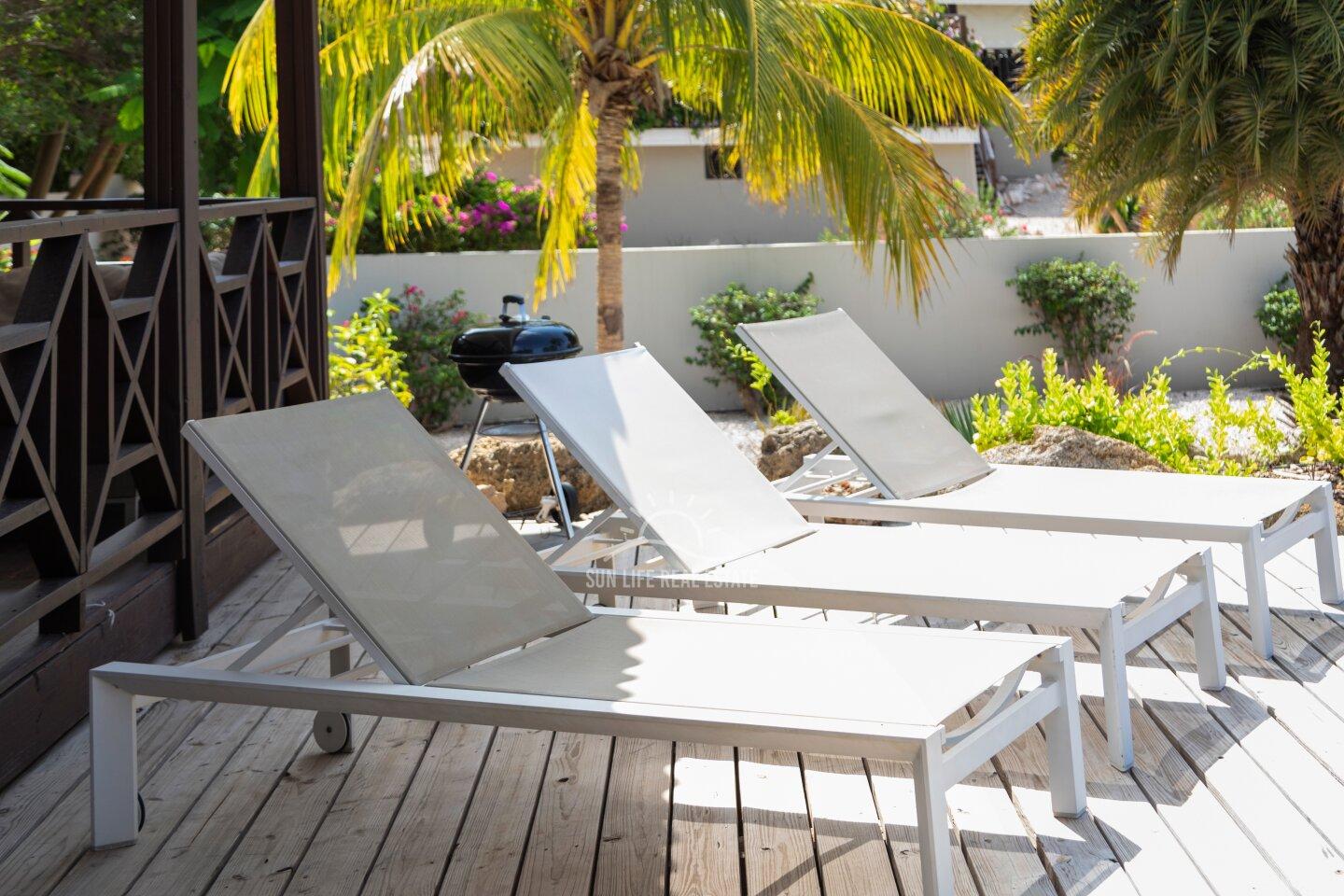 Stunning Villa with Modern Comfort and Natural Charm in Vista Royal