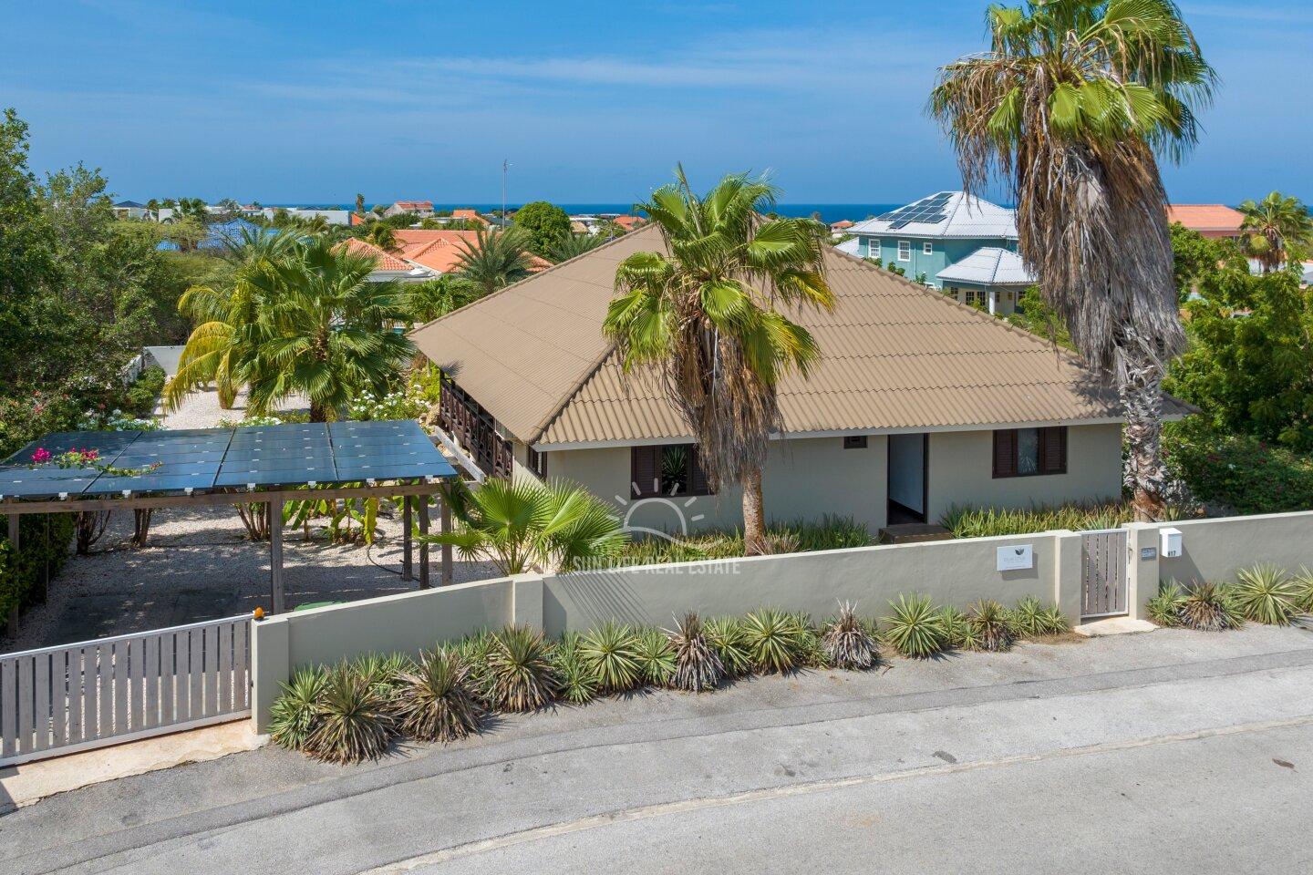 Stunning Villa with Modern Comfort and Natural Charm in Vista Royal