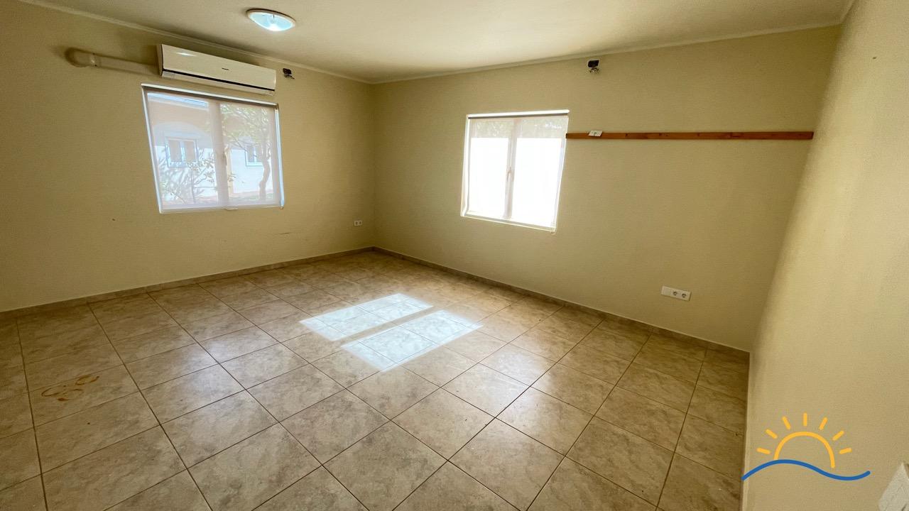 Seize the Opportunity to Invest in Your Dream Villa at the Beautiful Villapark Fontein Resort in Curacao