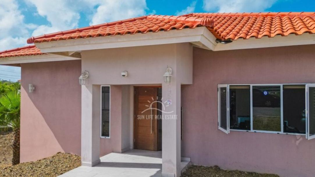 Beautiful large villa in the safe Damasco resort | Jan Thiel-12