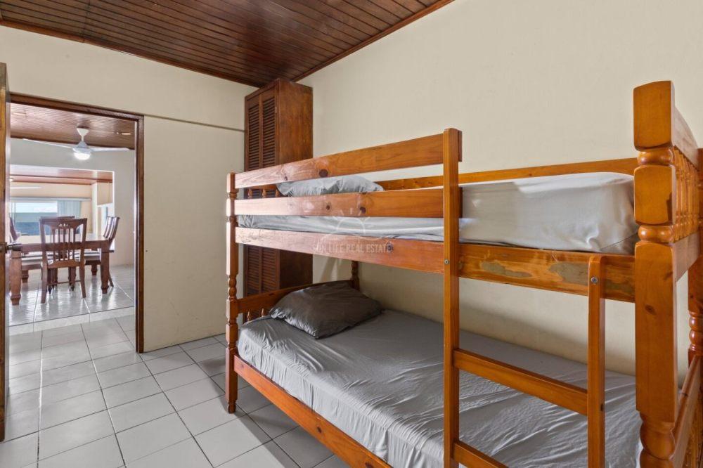 Oceanfront house for sale in Westpunt