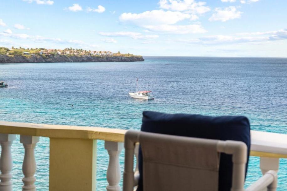 Oceanfront house for sale in Westpunt-10