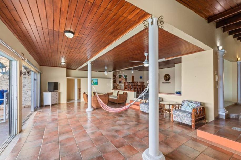 Oceanfront house for sale in Westpunt-25