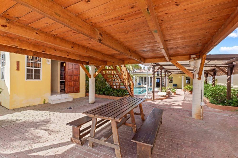 Oceanfront house for sale in Westpunt