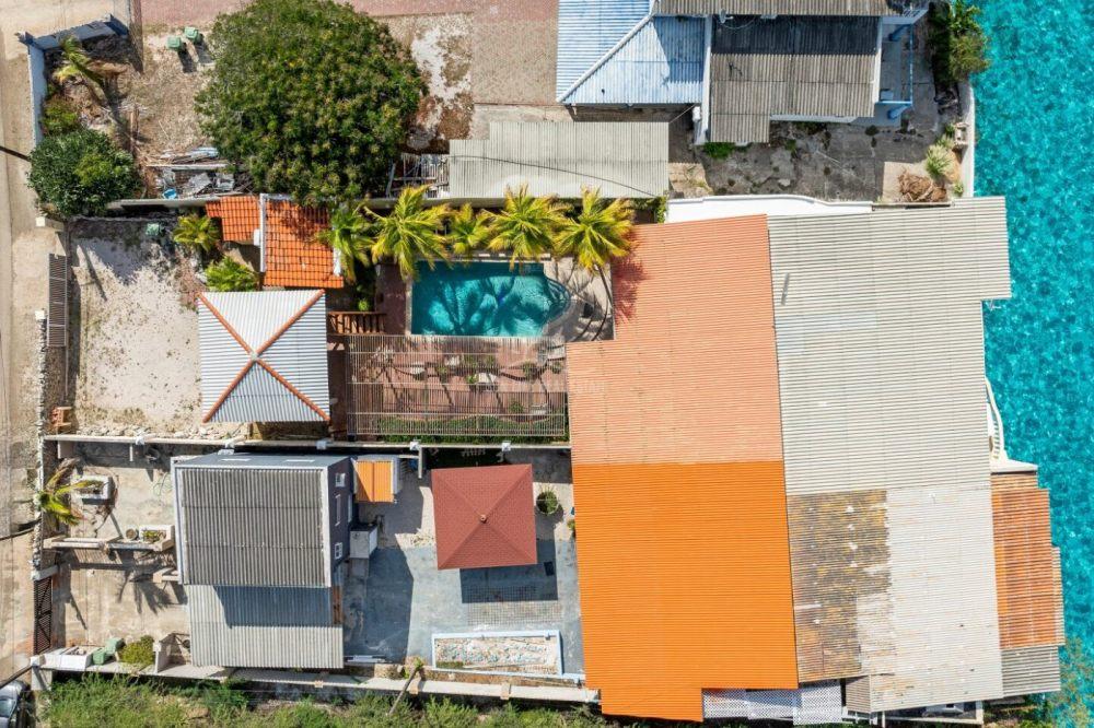 Oceanfront house for sale in Westpunt