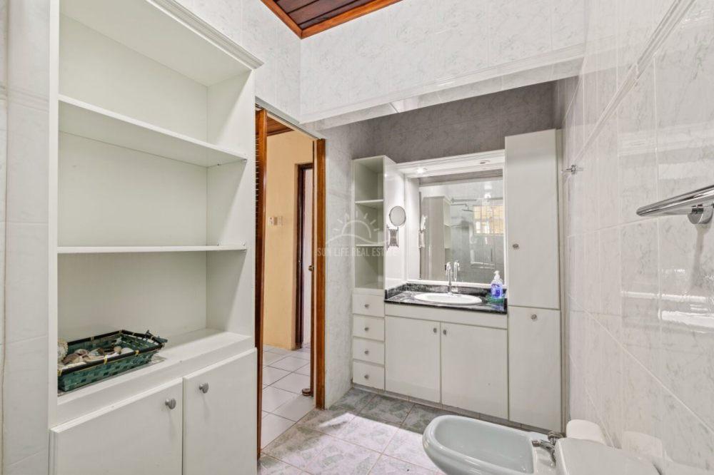 Oceanfront house for sale in Westpunt