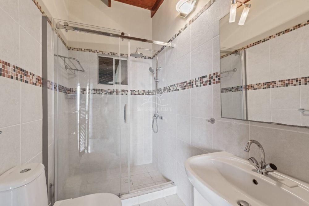 Oceanfront house for sale in Westpunt