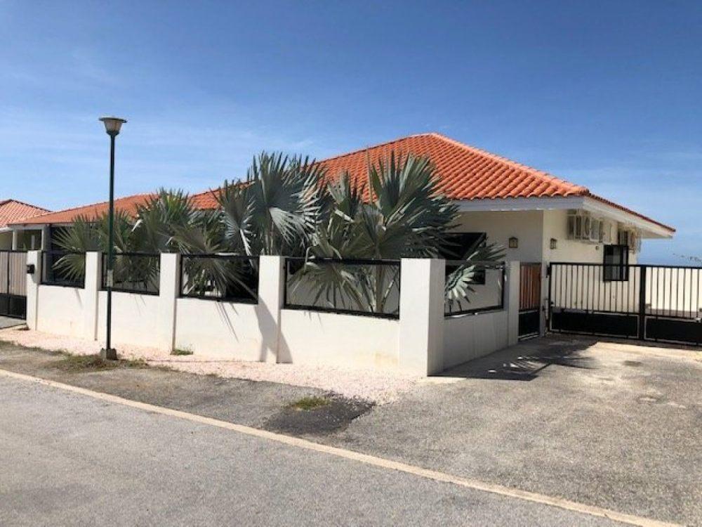 House For Rent With Hilltop View in Vista Montana