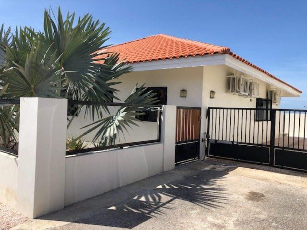 House For Rent With Hilltop View in Vista Montana