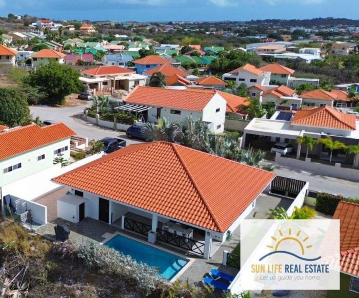 House For Rent With Hilltop View in Vista Montana-2