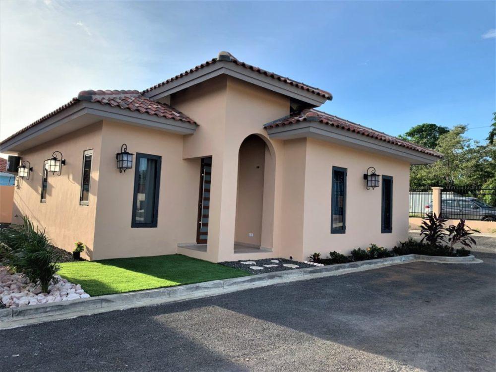 Modern Furnished house for rent in Julianadorp