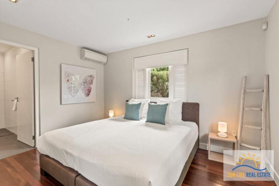 Tropical Villa For Sale in Vista Royal-10