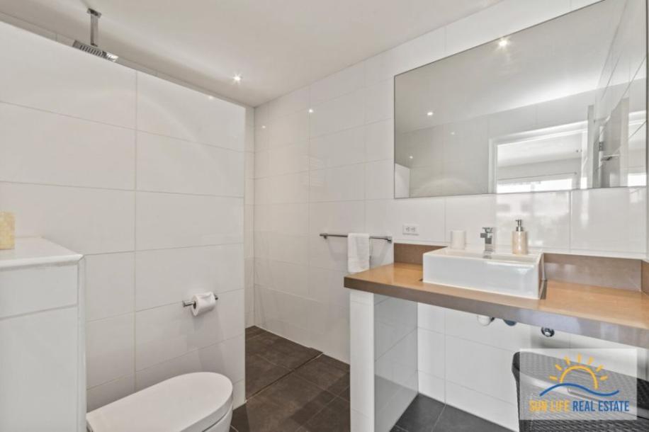 Tropical Villa For Sale in Vista Royal-7