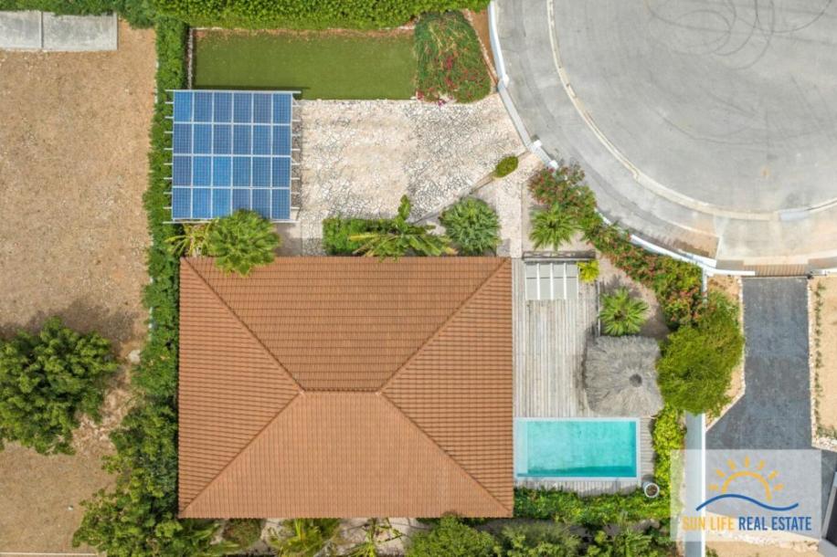 Tropical Villa For Sale in Vista Royal-23