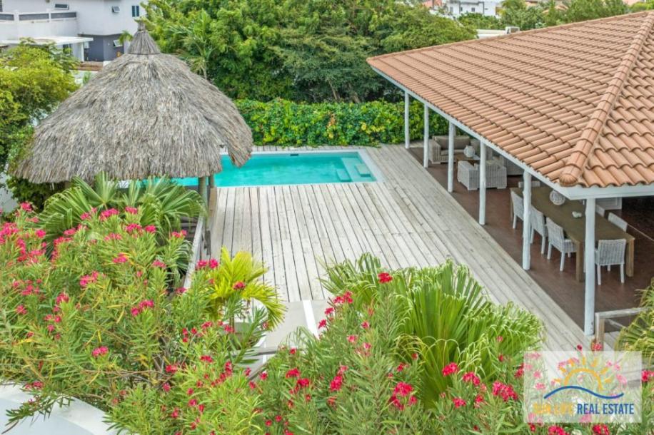 Tropical Villa For Sale in Vista Royal-29