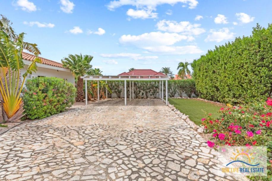 Tropical Villa For Sale in Vista Royal-27