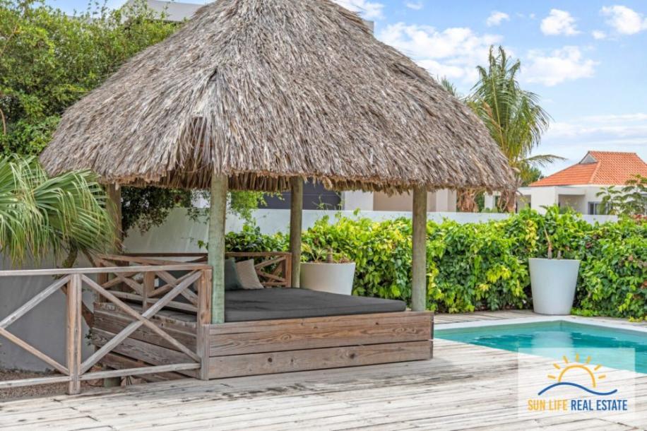 Tropical Villa For Sale in Vista Royal-28