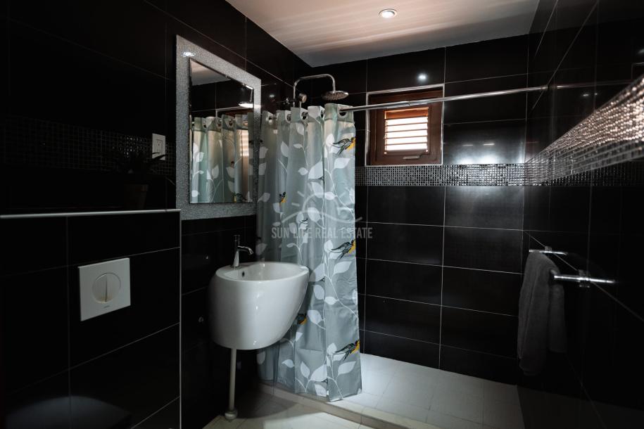 Prime Investment Opportunity in UNESCO-Protected Heritage Property in Otrobanda-3